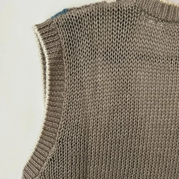 Vintage knitted by hand sweater vest - Picture 9 of 10